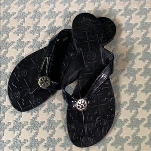 Black Tory Burch flip-flops
